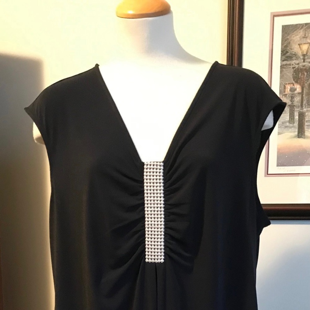 Ladies Top - Picture 4 of 6